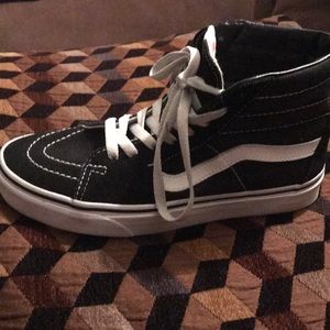 Vans black and white off the wall 🔥🔥🔥🔥🔥💯